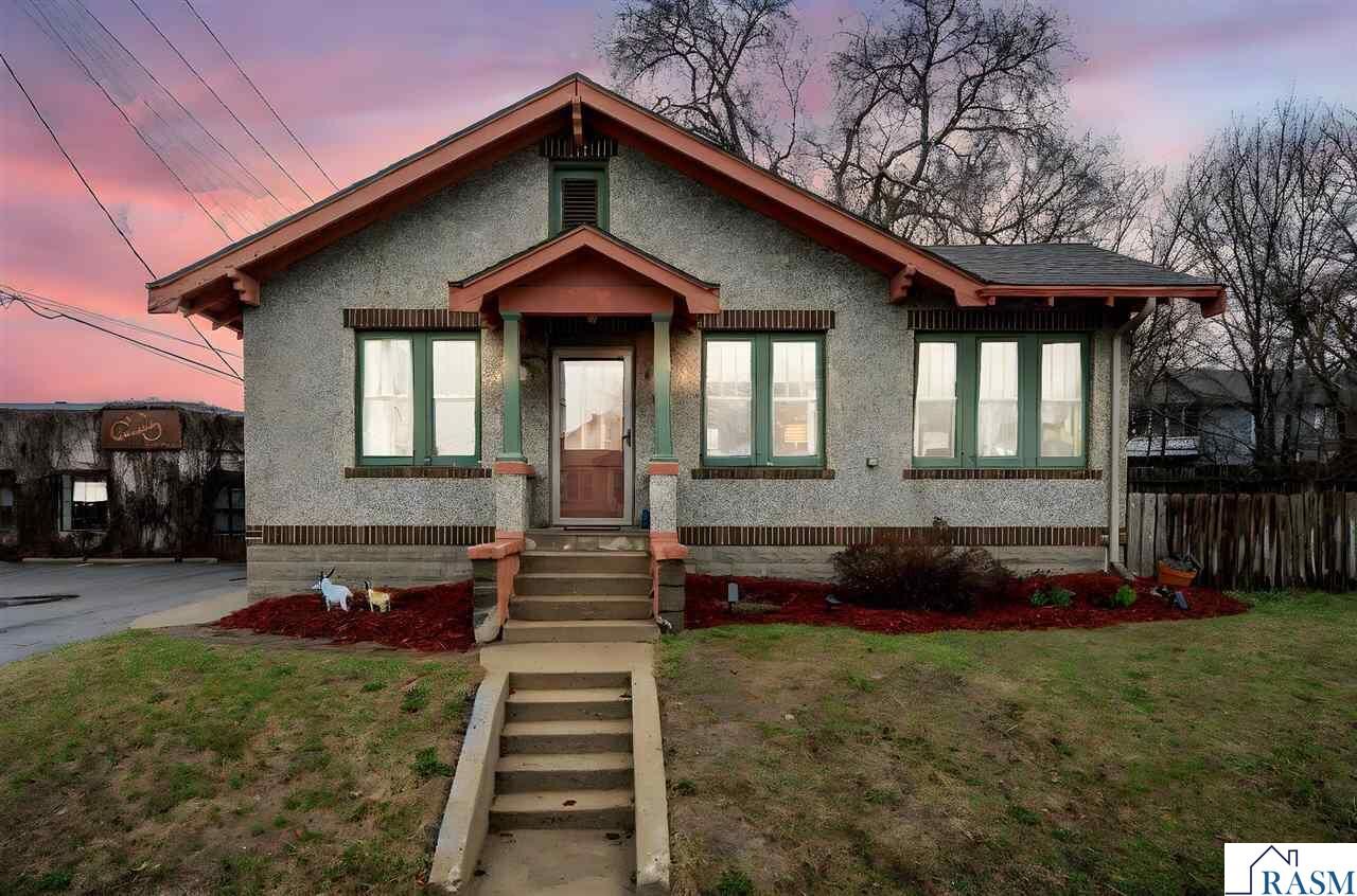 Property Photo:  114 E Elm Street  MN 56001 