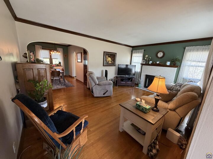 Property Photo: 605 SW Webster Ave KS 66606