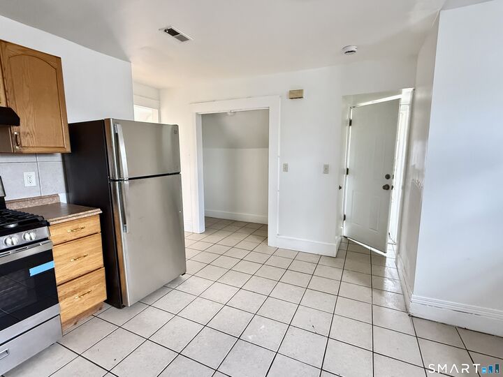 Property Photo:  202 Sixth Street 3rd Fl  CT 06607 