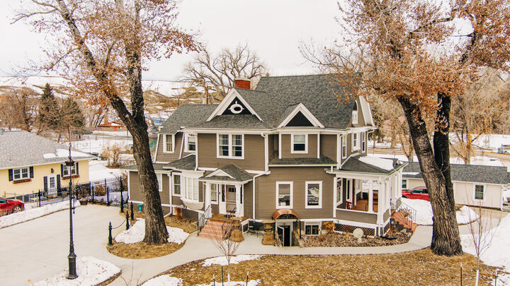 Property Photo:  813 W Loucks Street  WY 82801 