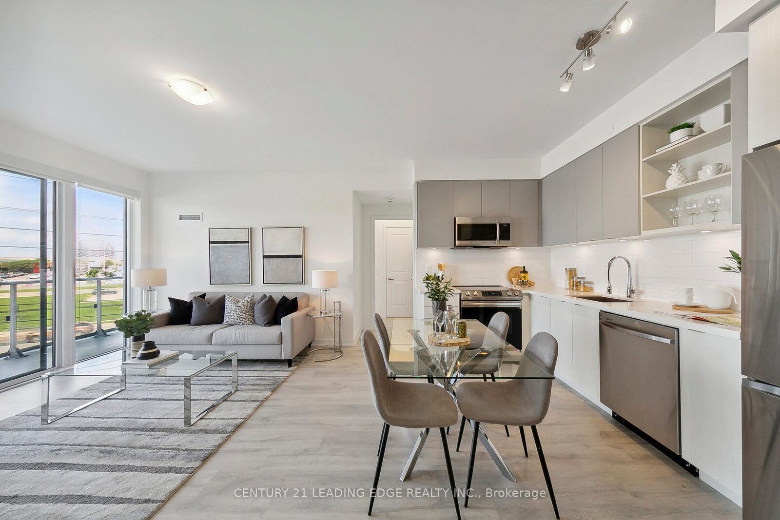 Property Photo:  4655 Metcalfe Avenue 302  ON L5M 0Z7 