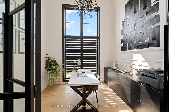 Property Photo:  868 White Pine Street  ON N6G 3X9 