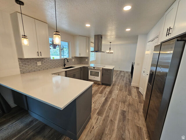 Property Photo: 7152 S 2740 E UT 84121