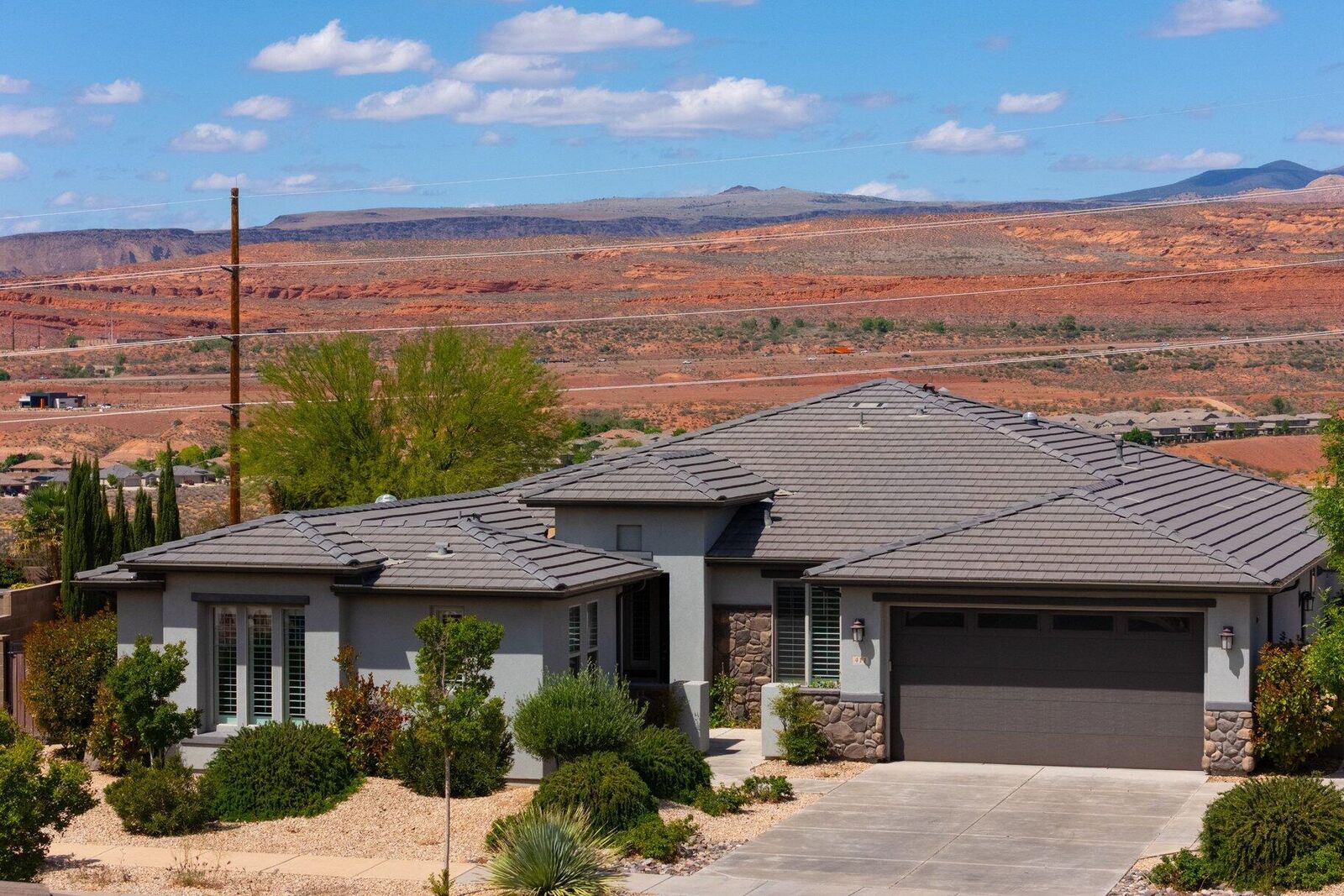 Property Photo:  411 N Highland Parkway  UT 84780 