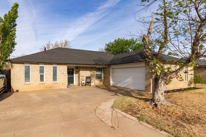 Property Photo: 5110 Shawnee Trail TX 79109