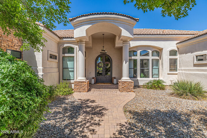 Property Photo:  2816 E Clark Drive  AZ 85297 