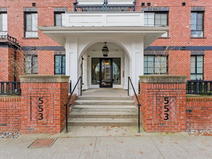 Property Photo: 553 Foster Avenue 205 BC V3J 0B5