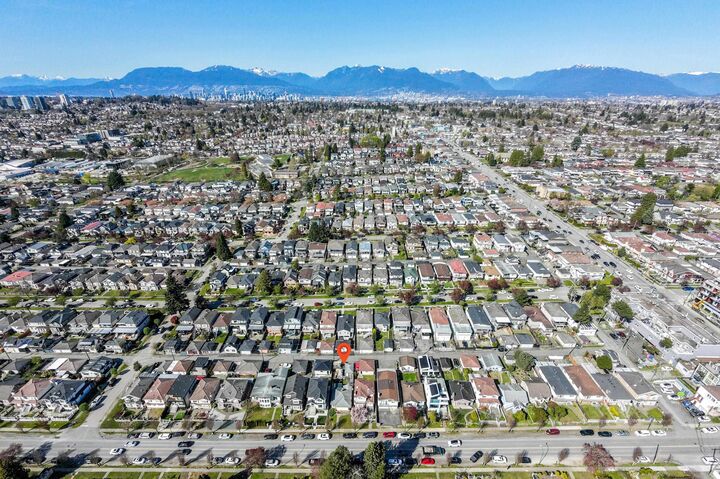 Property Photo: 571 E 57th Avenue BC V5X 1T1