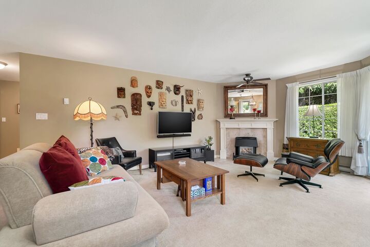 Property Photo: 3115 Trafalgar Street 54 BC V2S 8C5