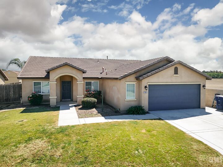 Property Photo:  10825 Coronado Pointe Drive  CA 93311 