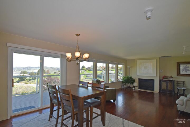 Property Photo:  2016 Pleasant View Court  WA 99403 