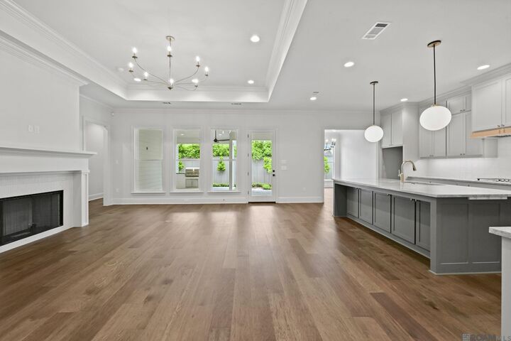 Property Photo:  8718 Brentwood Park Ave  LA 70809 