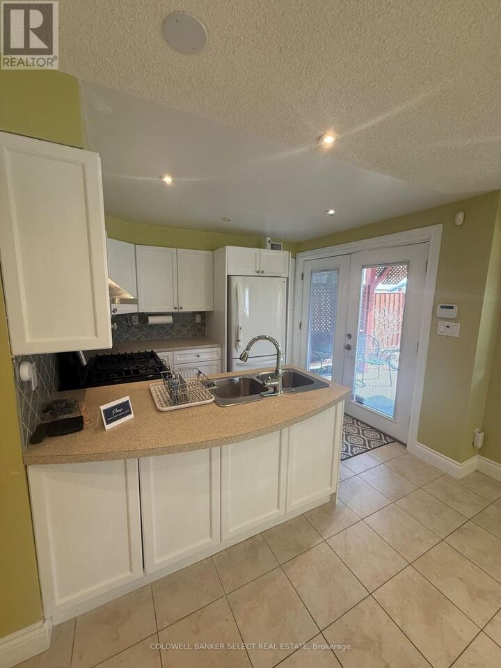 Property Photo:  13 Gray Park Drive Lower  ON L7E 2N3 