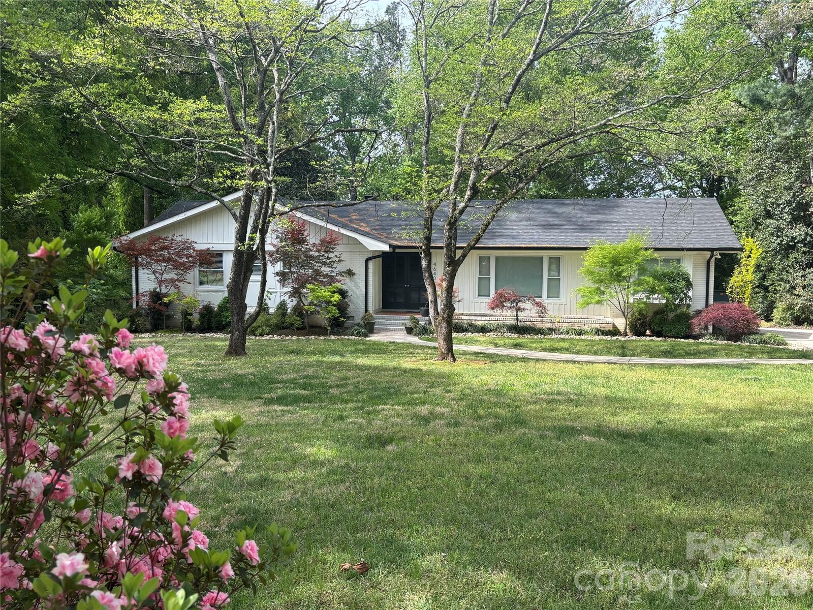Property Photo:  4640 Town And Country Drive  NC 28226 