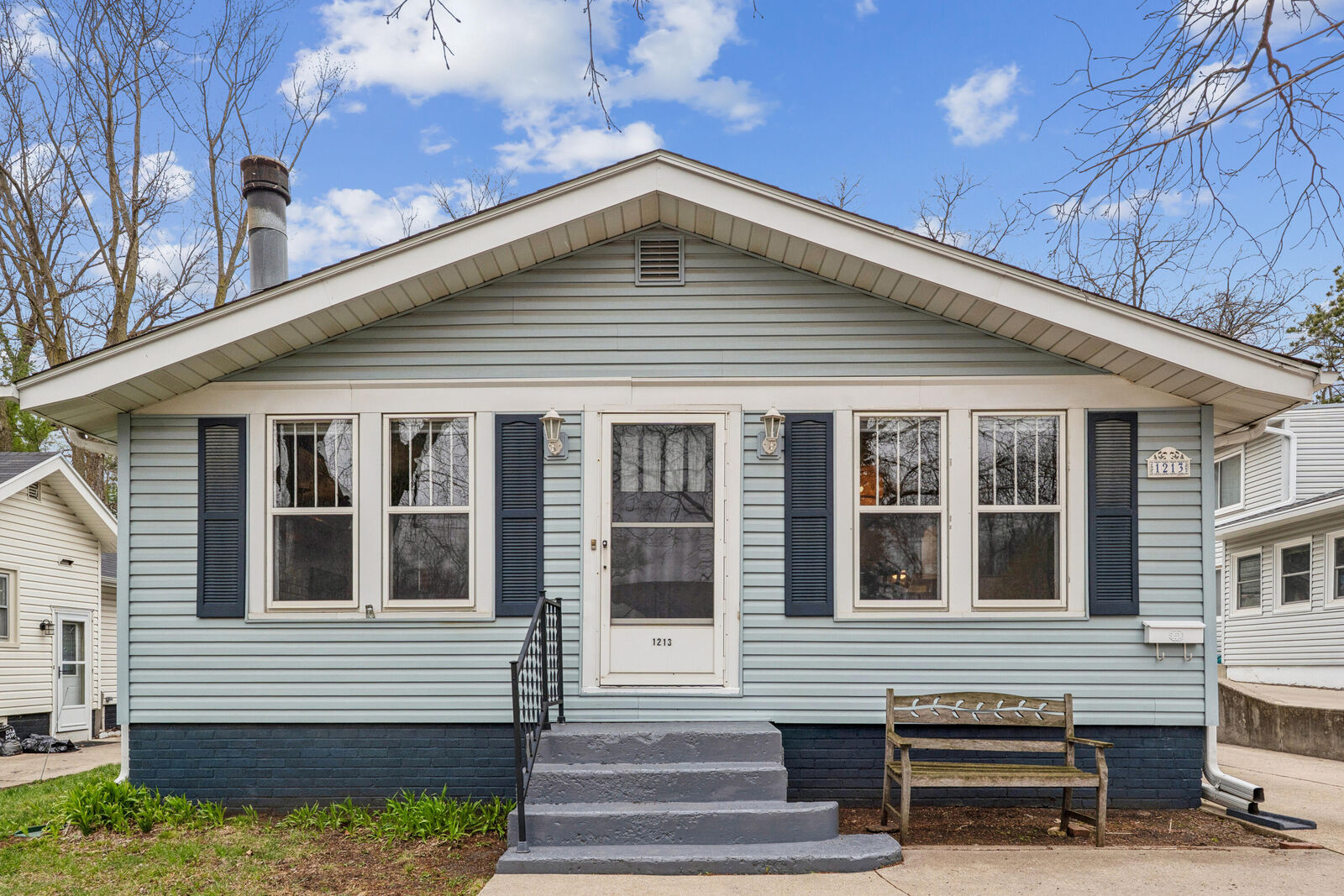 Property Photo:  1213 Northwestern Avenue  IA 50010 