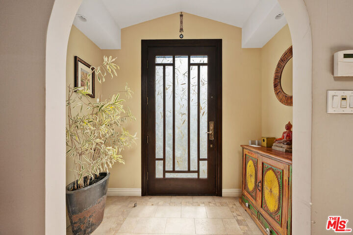 Property Photo:  3260 Malcolm Ave  CA 90034 