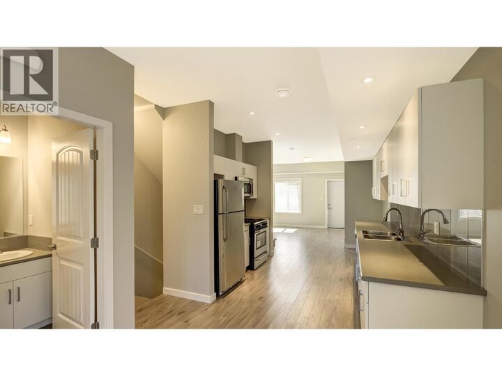 Property Photo: 551 Ellis Street 102 BC V2A 4M4