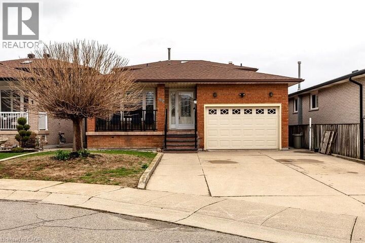 Property Photo:  42 Lasila Court  ON L9C 7B6 