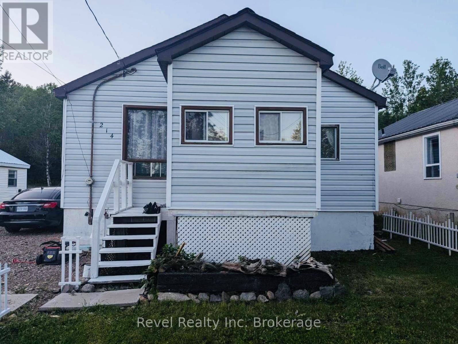 Property Photo: 214 Fotheringham Avenue ON P0T 1C0