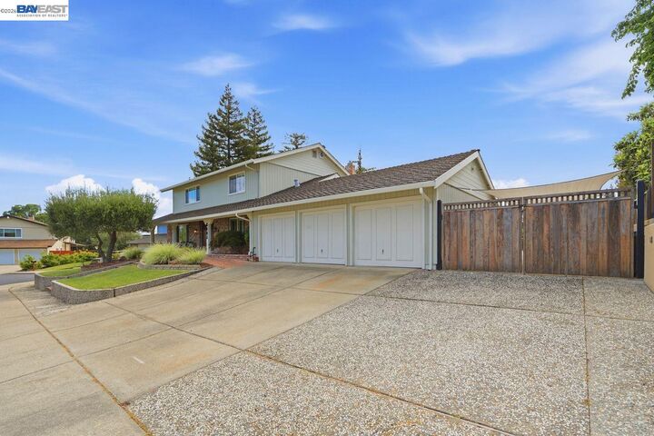 Property Photo:  2481 Palmira Pl  CA 94583 
