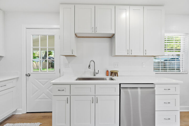 Property Photo: 388 Davenport Avenue FL 32580