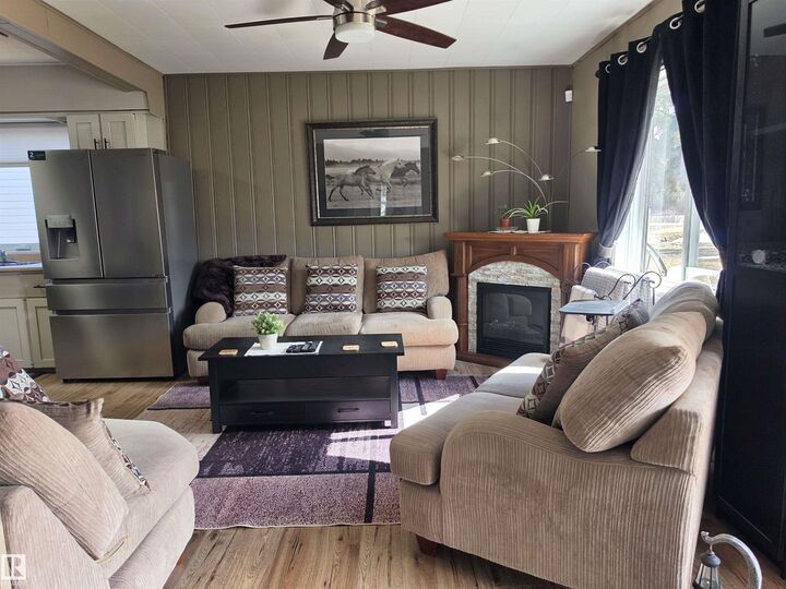 Property Photo:  56102 Rge Road 53 202  AB T0E 0J0 