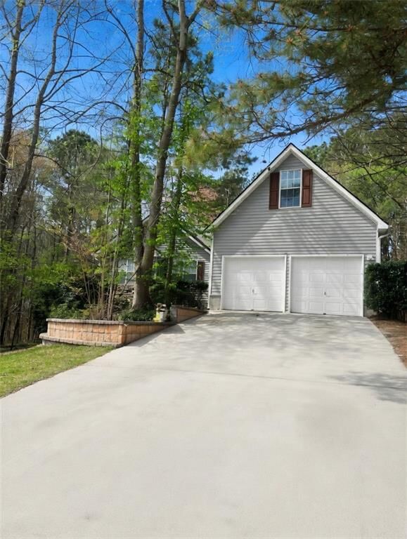Property Photo:  2072 Amberly Crossing Lane  GA 30019 