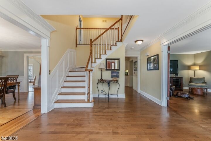 Property Photo: 6 Bluebird Ct NJ 08822
