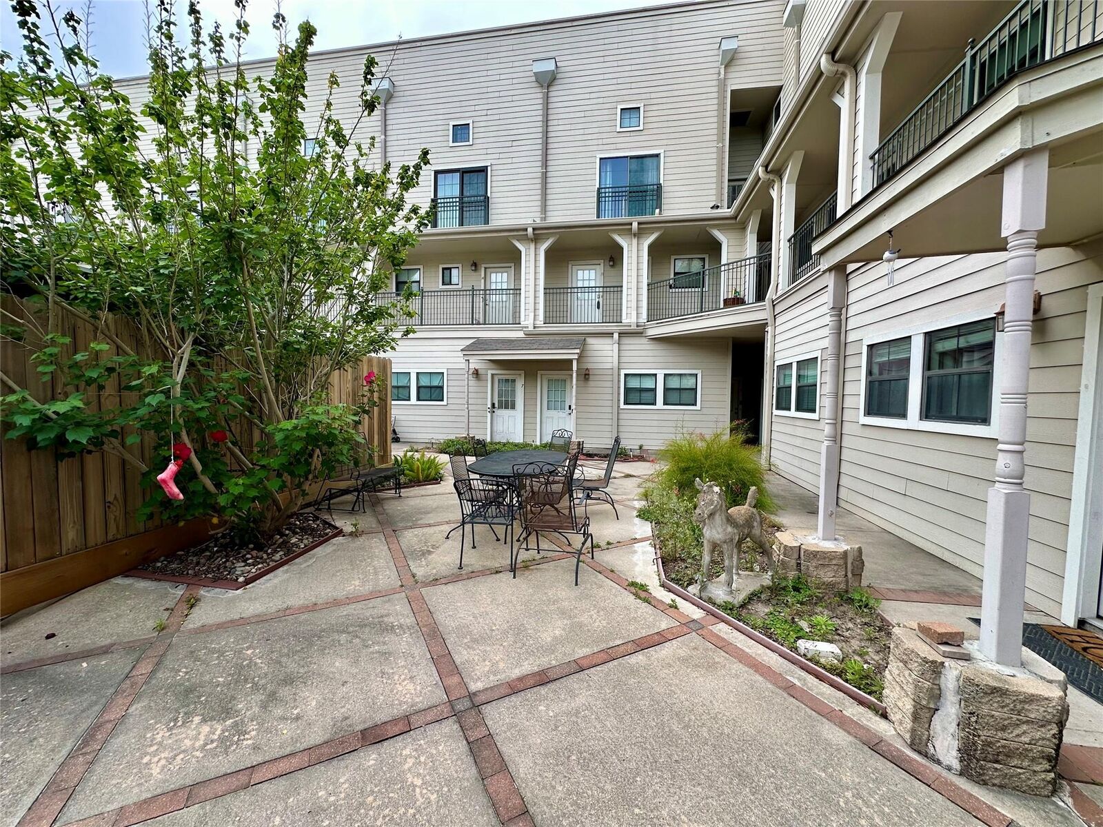 Property Photo:  1602 Elgin Street 13  TX 77004 