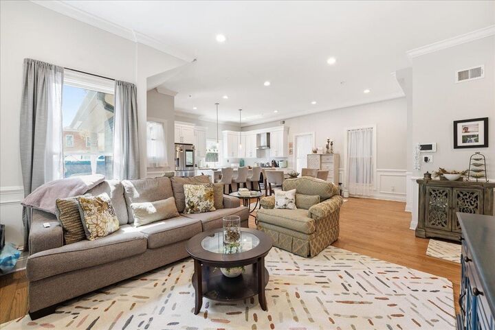 Property Photo:  41 Bentley Ave 1  NJ 07304 