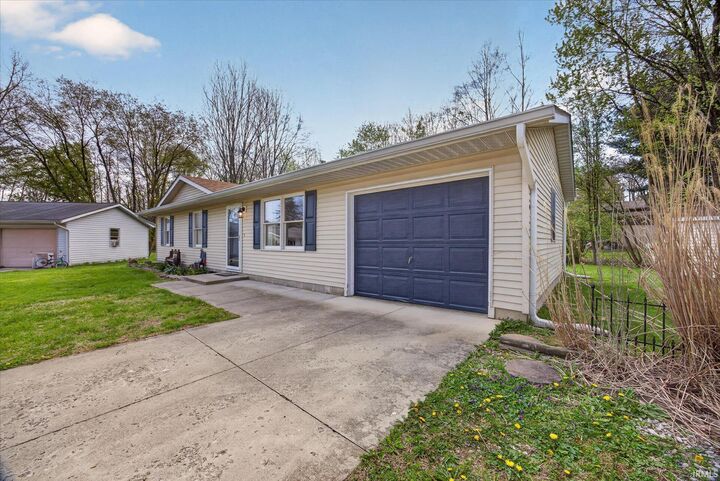 Property Photo: 433 S Tulip Tree Court IN 47429