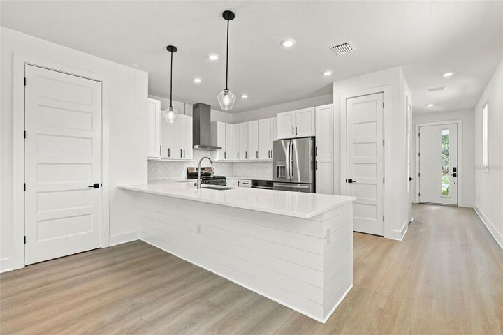 Property Photo:  2508 W Gray Street 1  FL 33609 