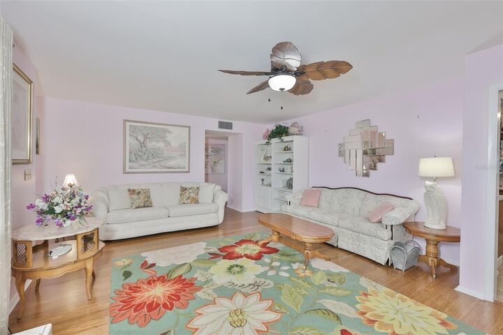 Property Photo: 608 La Jolla Avenue FL 33573