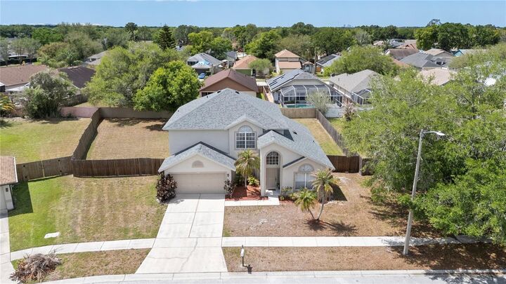 Property Photo: 1318 Hatcher Loop Drive FL 33511