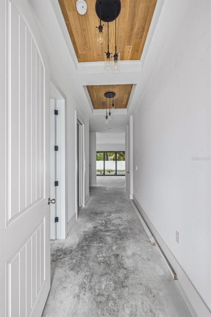 Property Photo:  5407 S Elkins Avenue  FL 33611 
