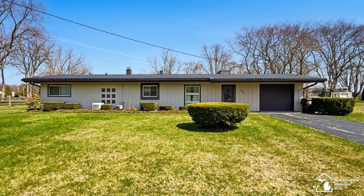 Property Photo:  2658 Linda Drive  MI 48162 