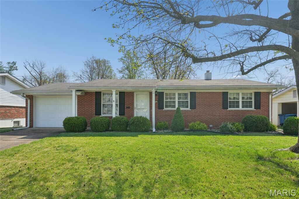 Property Photo:  3068 Sedan Drive  MO 63125 