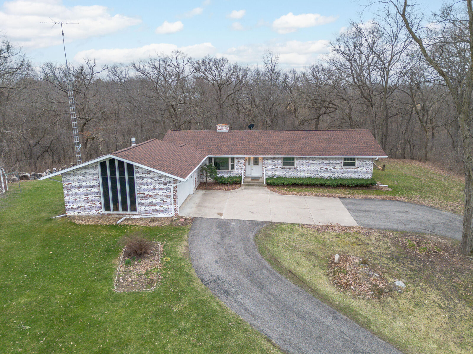 Property Photo:  5041 Creek Haven Rd  WI 53527 