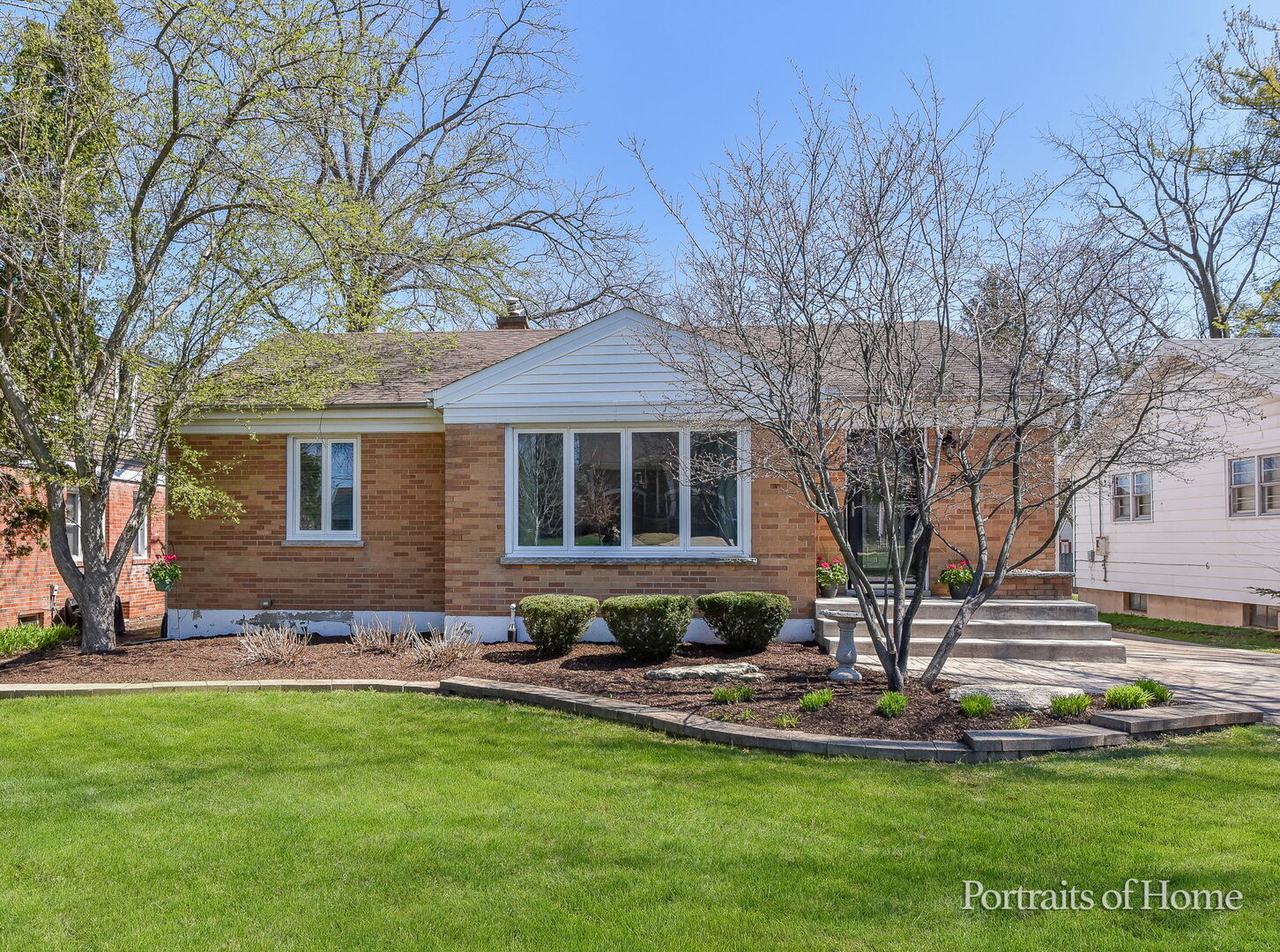 Property Photo:  856 N Webster Street  IL 60563 