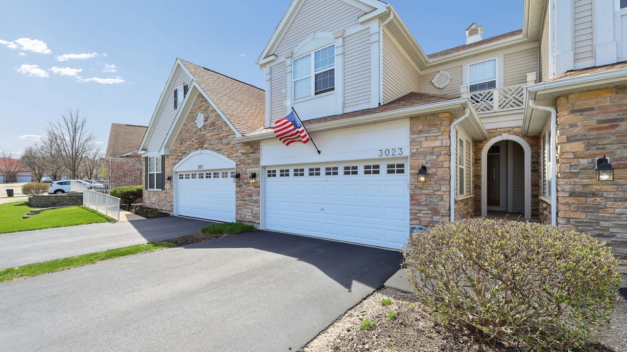 Property Photo:  3023 Talaga Drive  IL 60102 