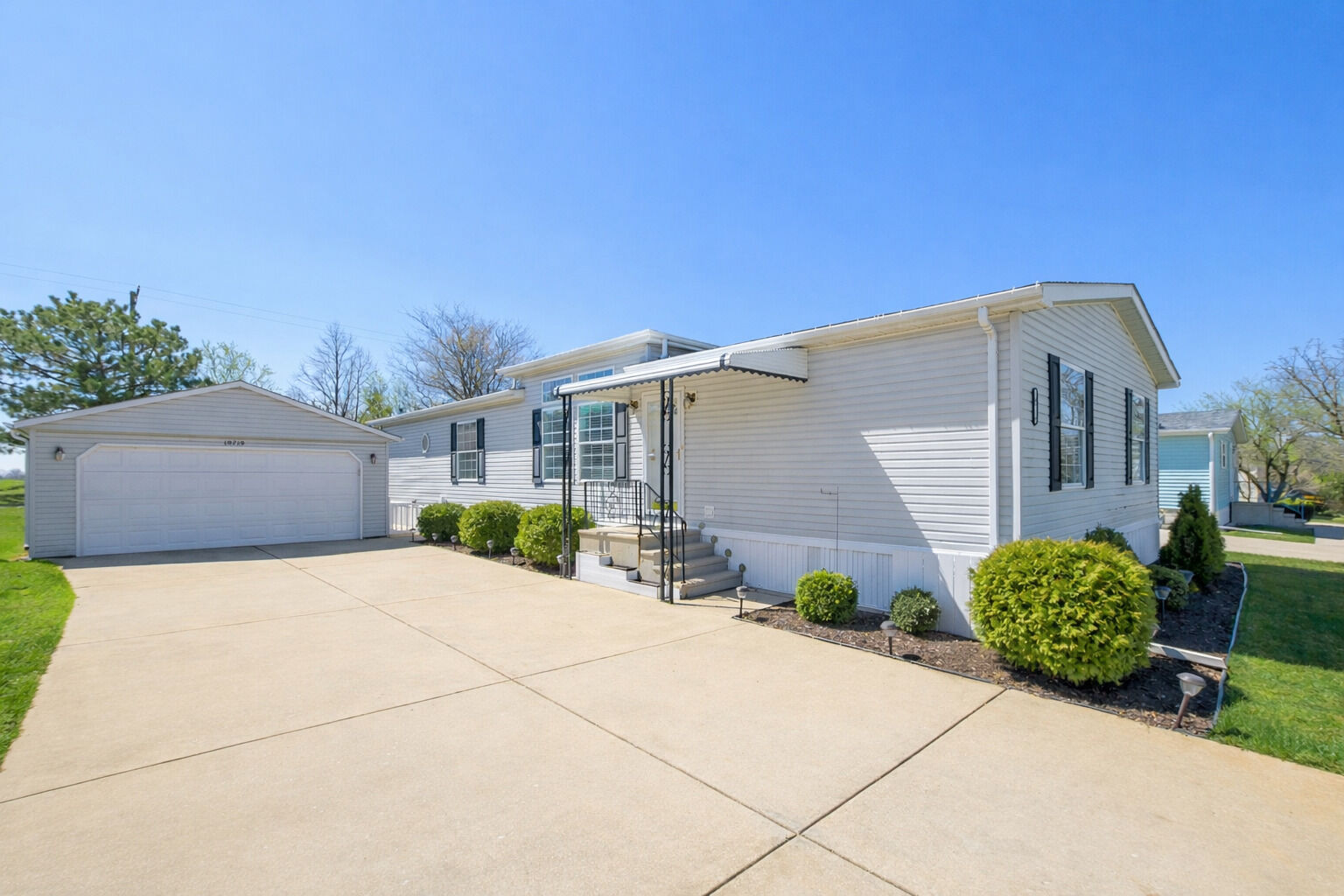 Property Photo: 10719 W Butterfield Drive IL 60423