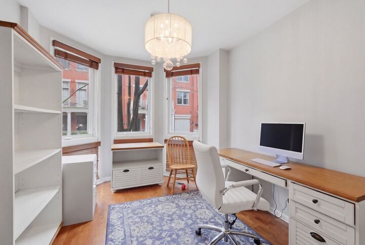 Property Photo:  