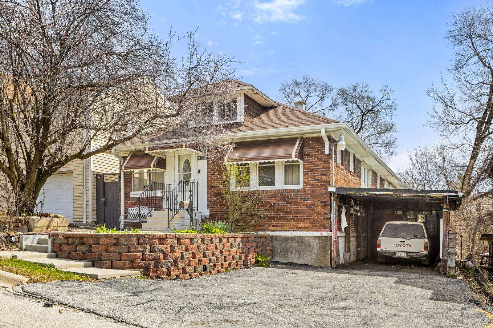 Property Photo: 718 Warren Avenue IL 60436