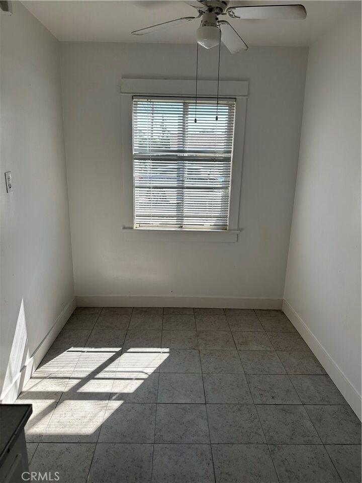 Property Photo: 117 Harris Dr CA 93308