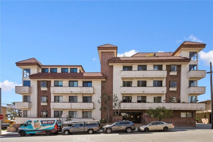 Property Photo:  1271 Granville Avenue 102  CA 90025 