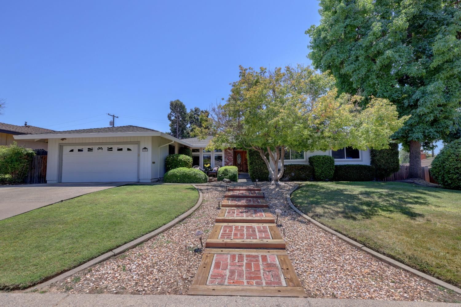 Property Photo:  8242 Treecrest Avenue  CA 95628 