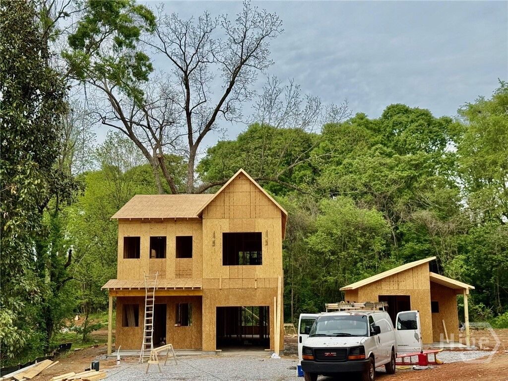 Property Photo:  1447 E Broad  GA 30601 