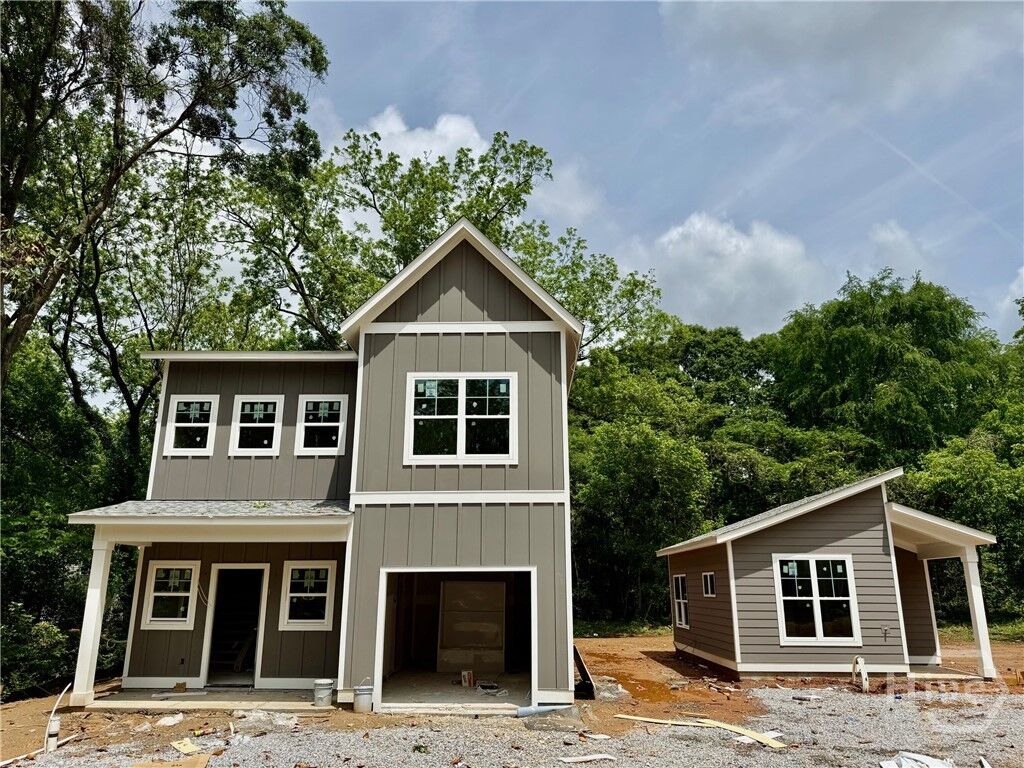 Property Photo:  1447 E Broad  GA 30601 