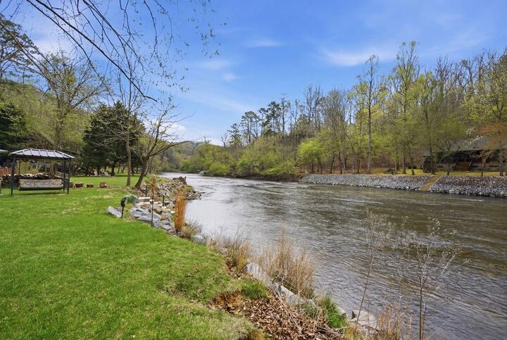 Property Photo:  20 Edgewater Lane  GA 30540 