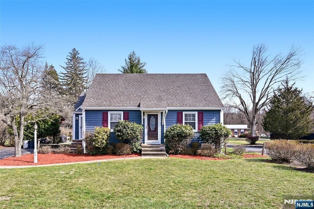 Property Photo:  194 Ramapo Valley Road  NJ 07436 